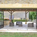 La Bourgeoisie Villa *