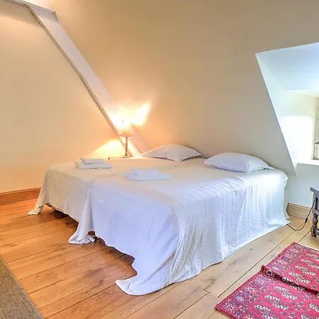 La Bourgeoisie Villa *